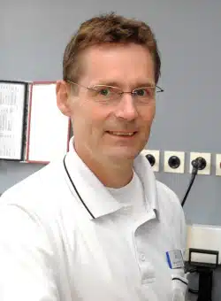 Chefarzt Dr. Reike informiert über das Thema Herzerkrankungen (Foto: Mariannen-Hospital Werl).