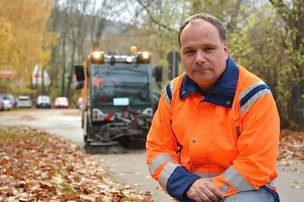 Jens Draack, beim SIH als Techniker für den Bereich Straßenreinigung zuständig (Foto: Märkischer Stadtbetrieb Iserlohn Hemer AöR).