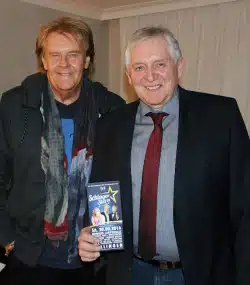 Schlager-Stern-Veranstalter Horst Schröder mit Howard Carpendale (Foto: Sven Schütz).