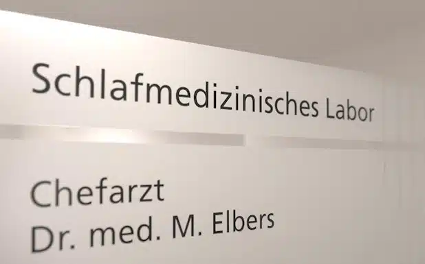 Verbesserung der Schlafqualität seiner Patienten ist das Ziel von Chefarzt Dr. Matthias Elbers (Foto: Marienkrankenhaus Soest).