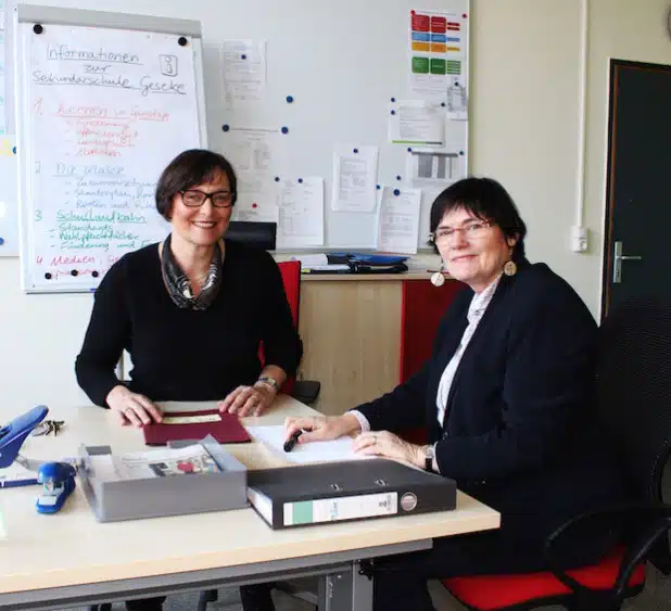 Bilden das Führungsteam der Geseker Sekundarschule: Sabine Welz (l.) und Susanne Bahry - Foto: Stadt Geseke.