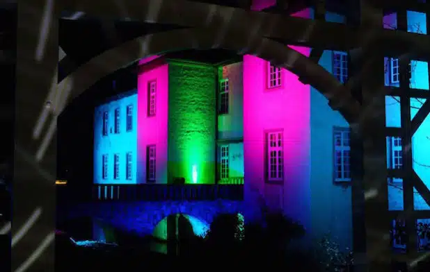 Ähnlich wie das Schloss Wocklum in Balve wird auch das Wasserschloss Werdringen farbenprächtig erstrahlen - Foto: Stadt Hagen.