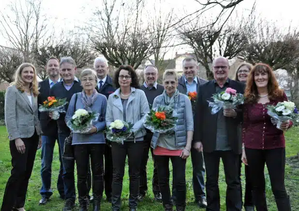 Glückwünsche an die Jubilare und Ruheständler der Stadt Lippstadt : (v.l.n.r.) Burkhard Stöcker, Barbara Bürger, Joachim Zimmermann, Margit Scheepers, Hans-Georg Sprenger, Dorothea Molitor, Dieter Wegner, Benno Hölting und Irmgard Felstau. Quelle: Stadt Lippstadt