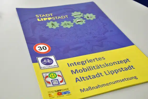 Ein Informationsflyer gibt Auskunft über die einzelnen Maßnahmen des Mobilitätskonzeptes (Foto: Stadt Lippstadt).