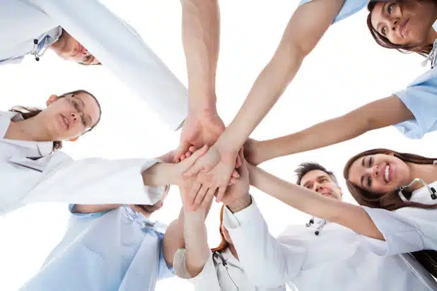 Foto: Teamarbeit ist das A und O im Stationsablauf - Quelle: St. Franziskus-Hospital gGmbH