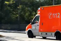 2019-11-21-Krankenwagen-Rettungsassistent-Arbeitsbuehne-Rettungswagen-Krankenhaus-20-Jaehriger