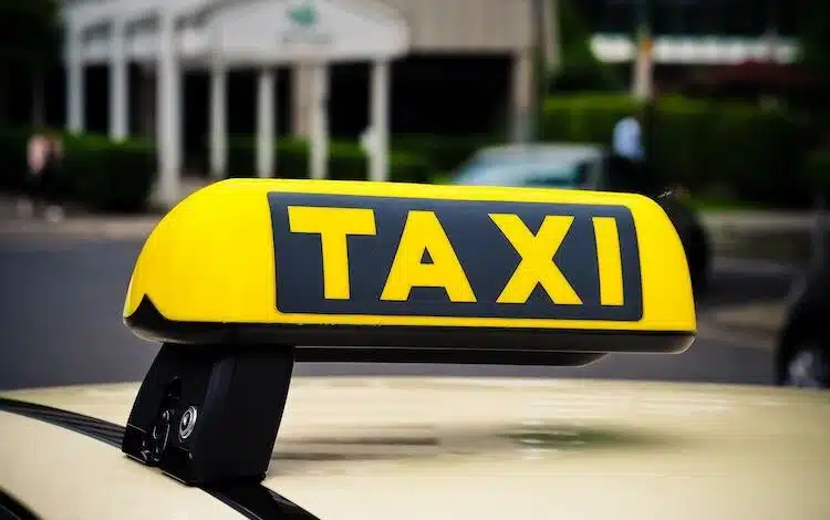 2022-04-19-Taxis